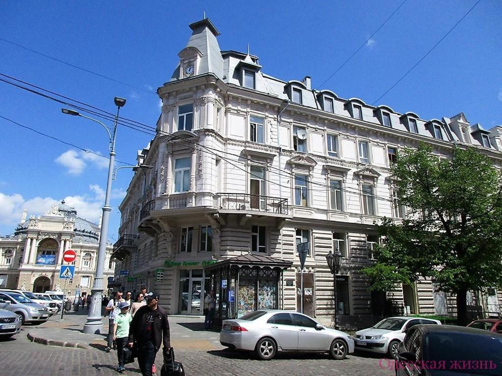 Art Apartments On Deribasovskaya Odesa Exterior photo