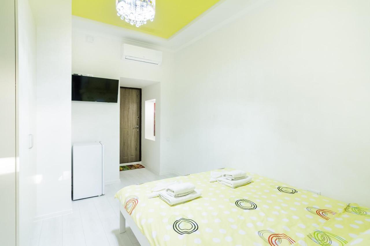 Art Apartments On Deribasovskaya Odesa Exterior photo